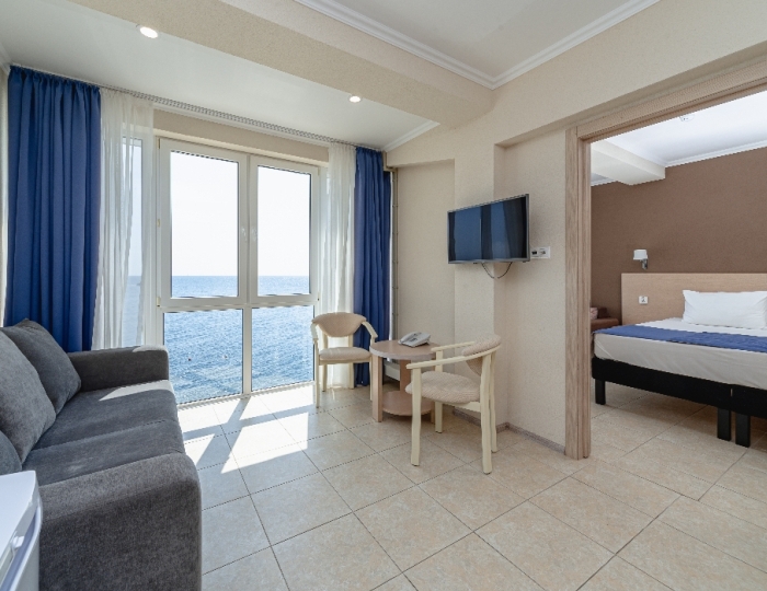 3-мест. 3-комн. люкс, корп. 9 - Санаторий «Днепр» Гаспра